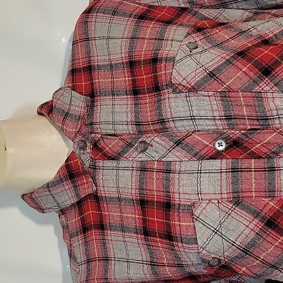 Red Plaid Flannel Shirt‎ Long Sleeve Button Up Casual Gray Accents - Picture 3 of 6